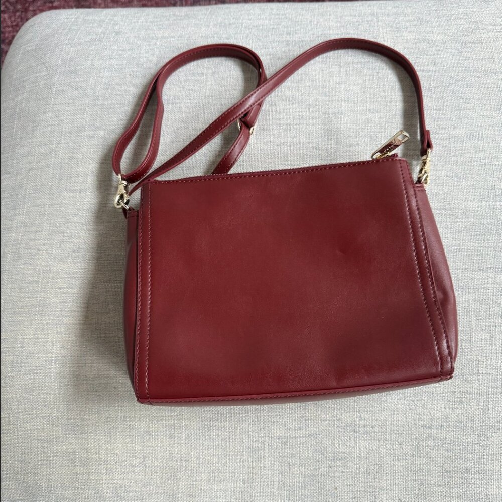 Lo & Sons Pearl Cactus Leather in Burgundy